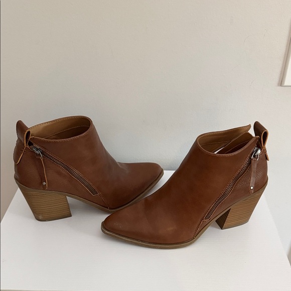 Universal Thread Tan Ankle Booties - Picture 3 of 4